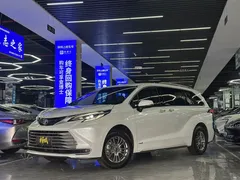 2021 Toyota Sienna 2.5L Hybrid Premium, белый — фото 1