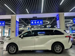 2021 Toyota Sienna 2.5L Hybrid Premium, белый — фото 5