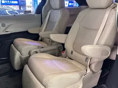 2021 Toyota Sienna 2.5L Hybrid Premium, белый — фото 10