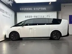 2025 Li Auto MEGA Ultra Smart Refresh, белый — фото 6
