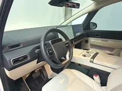 2025 Li Auto MEGA Ultra Smart Refresh, белый — фото 13
