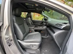 2023 Toyota Sienna 2.5L Hybrid Premium — фото 12