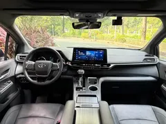 2023 Toyota Sienna 2.5L Hybrid Premium — фото 20