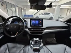 2023 Hongqi E-QM5 Basic Mobility, чёрный — фото 9