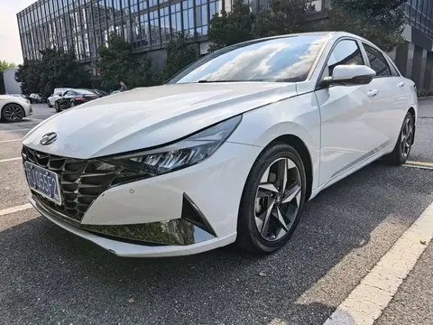 2023 Hyundai Elantra 1.5L CVT LUX Premium