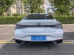 2023 Hyundai Elantra 1.5L CVT LUX Premium, белый — фото 5