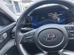 2023 Hyundai Elantra 1.5L CVT LUX Premium, белый — фото 10