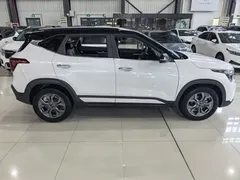 2023 Kia Seltos 1.5L CVT Luxury, белый — фото 7