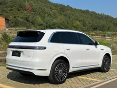 2026 Aito M7 EREV Max 4WD 6-seat 192-line Lidar, белый — фото 17