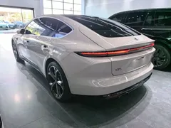 2025 Nio ET5 75kWh, чёрный — фото 5