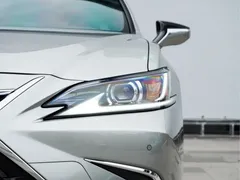 2022 Lexus ES 200 Excellence — фото 3