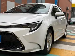 2022 Toyota Levin 185T CVT Luxury, белый — фото 10