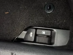 2022 Toyota Levin 185T CVT Luxury, белый — фото 30
