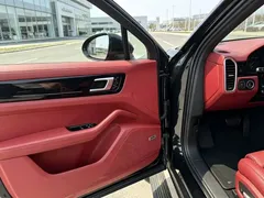 2023 Porsche Cayenne 3.0T Platinum Edition, чёрный — фото 4