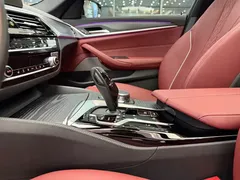 2023 BMW 5 Series 530Li Leading M Sport Package, белый — фото 17