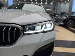 2023 BMW 5 Series 530Li Leading M Sport Package, белый — фото 22