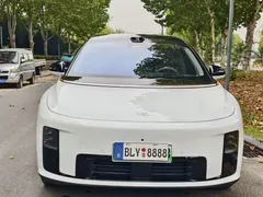 2025 Li Auto i8 Standard, белый — фото 2