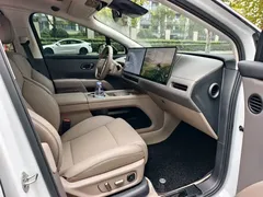 2025 Li Auto i8 Standard, белый — фото 9