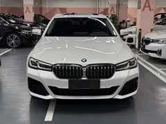 2022 BMW 5 Series 530Li Premium M Sport Package, белый — фото 2
