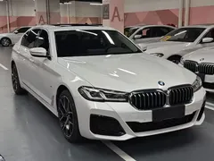 2022 BMW 5 Series 530Li Premium M Sport Package, белый — фото 3