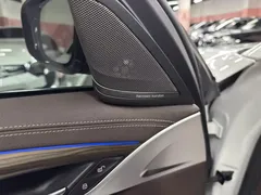 2022 BMW 5 Series 530Li Premium M Sport Package, белый — фото 4