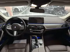 2022 BMW 5 Series 530Li Premium M Sport Package, белый — фото 6