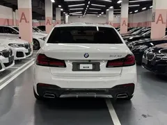 2022 BMW 5 Series 530Li Premium M Sport Package, белый — фото 9