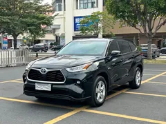 2022 Toyota Highlander Hybrid 2.5L 4WD Elite 7-seat, чёрный — фото 1