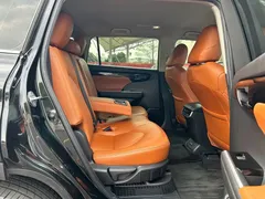 2022 Toyota Highlander Hybrid 2.5L 4WD Elite 7-seat, чёрный — фото 21