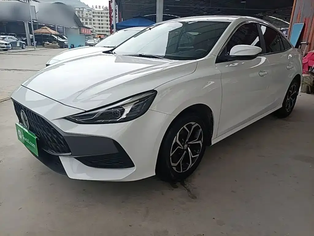 2023 MG MG5 180DVVT MT Luxury