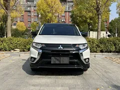2021 Mitsubishi Outlander 2.0L 2WD 5, белый — фото 2