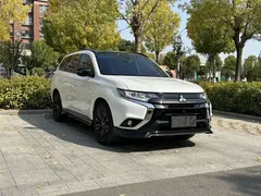 2021 Mitsubishi Outlander 2.0L 2WD 5, белый — фото 3