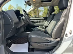 2021 Mitsubishi Outlander 2.0L 2WD 5, белый — фото 10