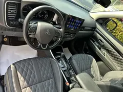 2021 Mitsubishi Outlander 2.0L 2WD 5, белый — фото 15