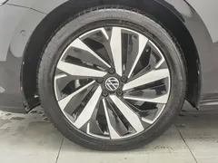 2022 Volkswagen Passat 330TSI Luxury, чёрный — фото 17