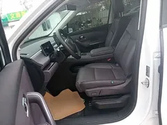 2024 Leapmotor C16 EV 520 Premium, белый — фото 15