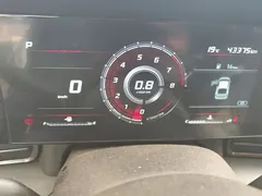 2022 Hyundai Elantra 240TGDi DCT LUX Premium, белый — фото 14
