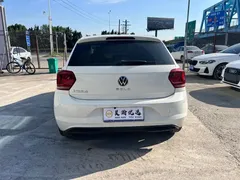 2021 Volkswagen Polo Plus 1.5L AT Colorful Tech, белый — фото 7