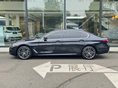2023 BMW 5 Series 530Li Leading M Sport Package, чёрный — фото 4