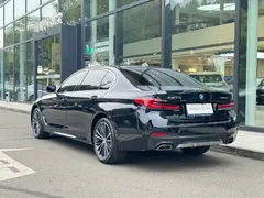 2023 BMW 5 Series 530Li Leading M Sport Package, чёрный — фото 5