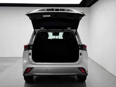 2022 Toyota Highlander Hybrid 2.5L 4WD Premium 7-seat, белый — фото 13