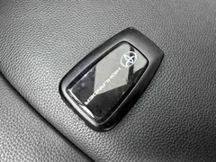 2022 Toyota Highlander Hybrid 2.5L 4WD Premium 7-seat, белый — фото 21
