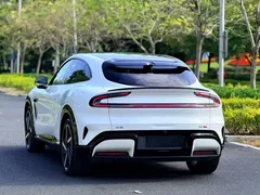 2025 Xiaomi YU7 4WD Max, белый — фото 7