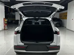 2025 BYD Song Pro 2nd Gen Smart Driving DM-i PHEV 75km Leading, белый — фото 15