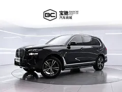 2023 BMW X7 xDrive40i Premium M Sport Package, чёрный — фото 1