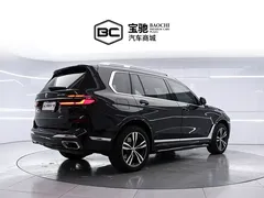 2023 BMW X7 xDrive40i Premium M Sport Package, чёрный — фото 3