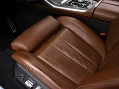2023 BMW X7 xDrive40i Premium M Sport Package, чёрный — фото 14