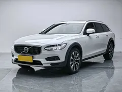 2022 Volvo V90 Cross Country B5 AWD, белый — фото 1