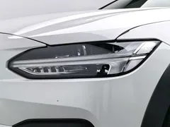 2022 Volvo V90 Cross Country B5 AWD, белый — фото 9