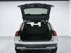 2022 Volvo V90 Cross Country B5 AWD, белый — фото 11